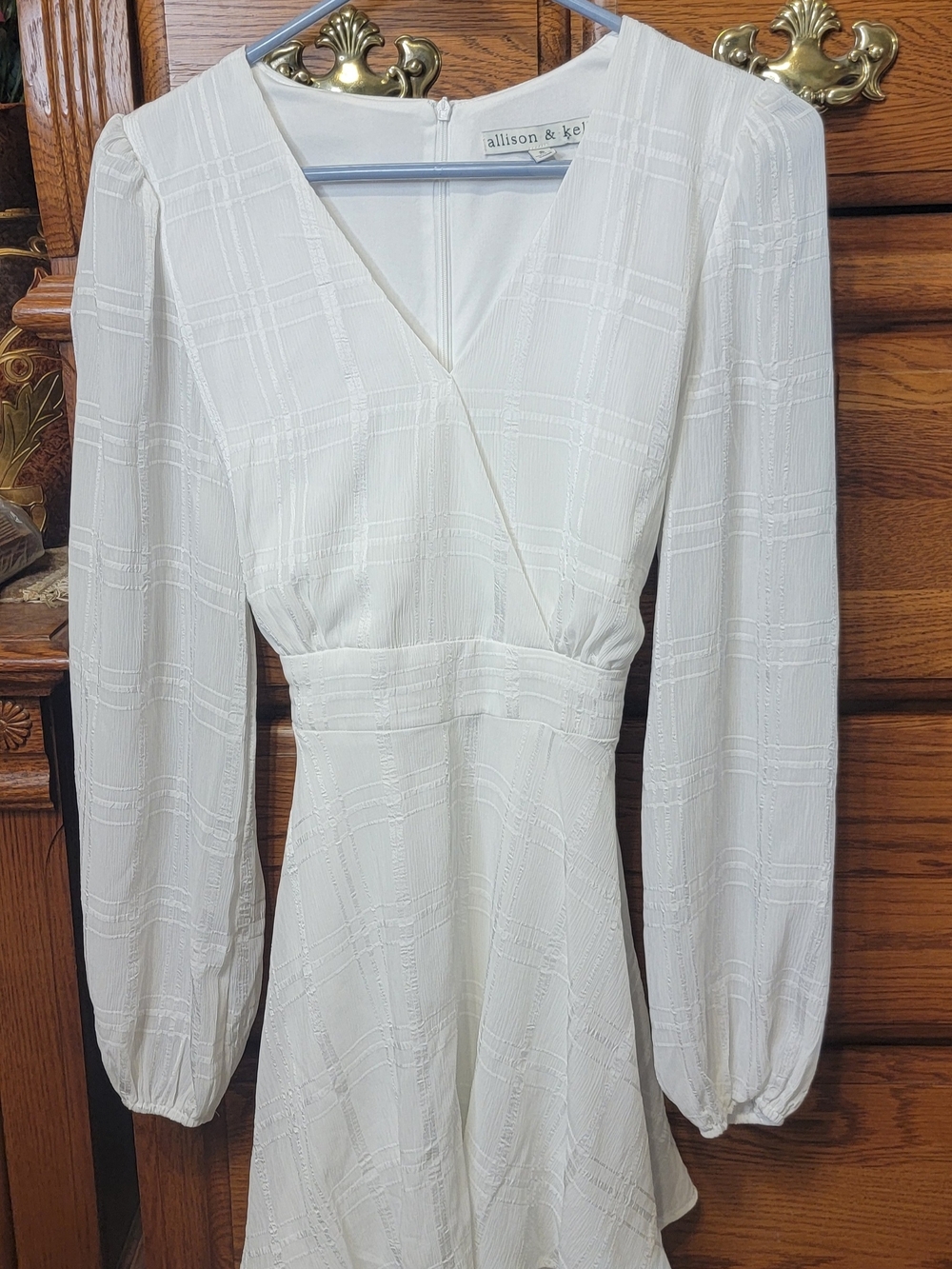 Allison & Kelly White Textured Midi Dress with V-Neck Size Small